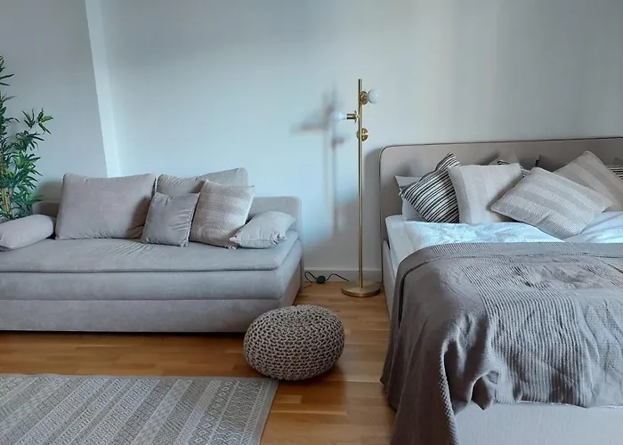 Balcony Apartment, 5 Min Walk To First District Daire Viyana