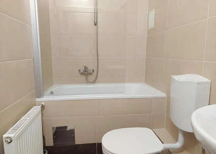 Balcony Apartment, 5 Min Walk To First District * Viyana