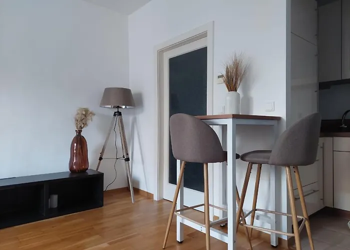 Balcony Apartment, 5 Min Walk To First District Daire
